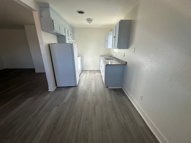 Building Photo - 1948 Country Club Ct