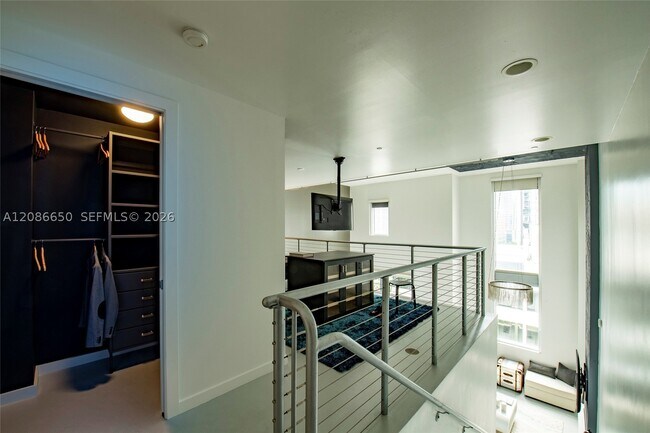 Building Photo - 1060 Brickell Ave