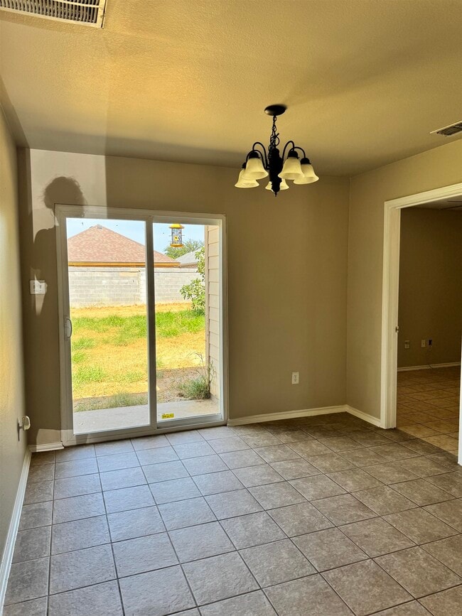 Building Photo - 2615 Bandera Dr