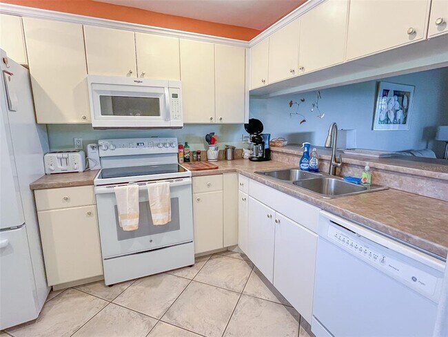 Building Photo - 690 Bird Bay Cir