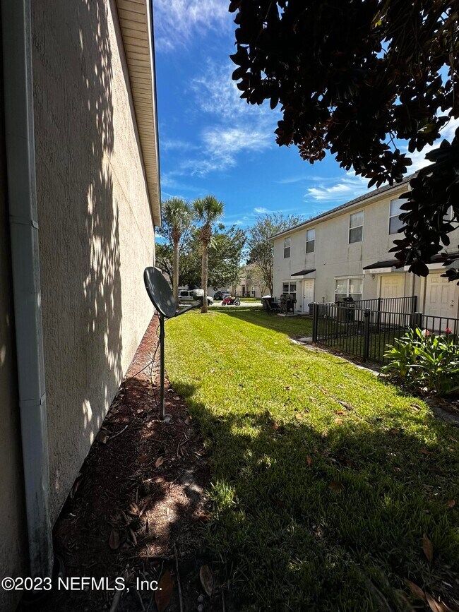 Building Photo - 559 Southbranch Dr