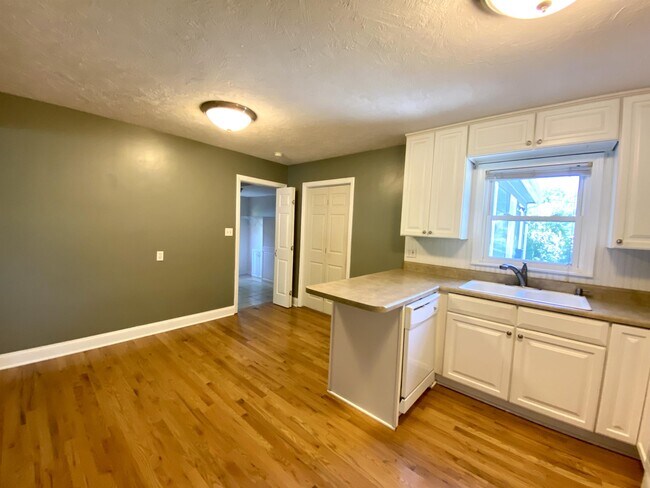 Building Photo - 6034 Juniper Dr