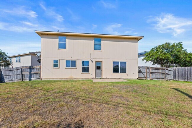 Building Photo - 722 Lavaca Loop