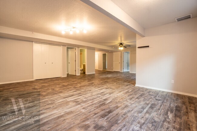 Building Photo - 7645 Hollandale Dr