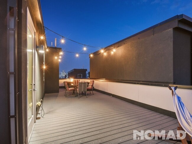 Building Photo - 3039 W 19th Ave