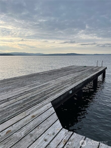 Building Photo - 1810 43rd Ave E