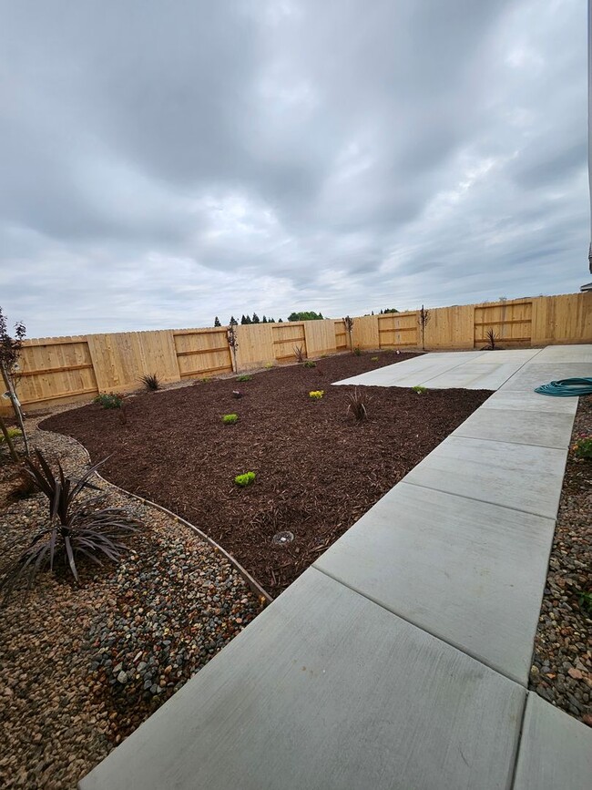 Building Photo - BRAND NEW BUILT HOME!!! 3 BEDROOM 2 BATH