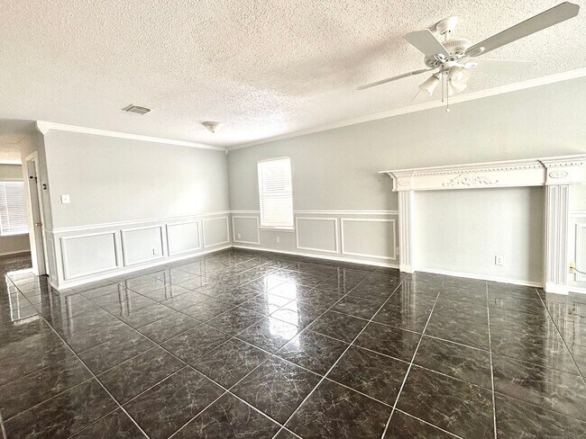 Building Photo - Spacious 2-Story Home Near Medical Center,...