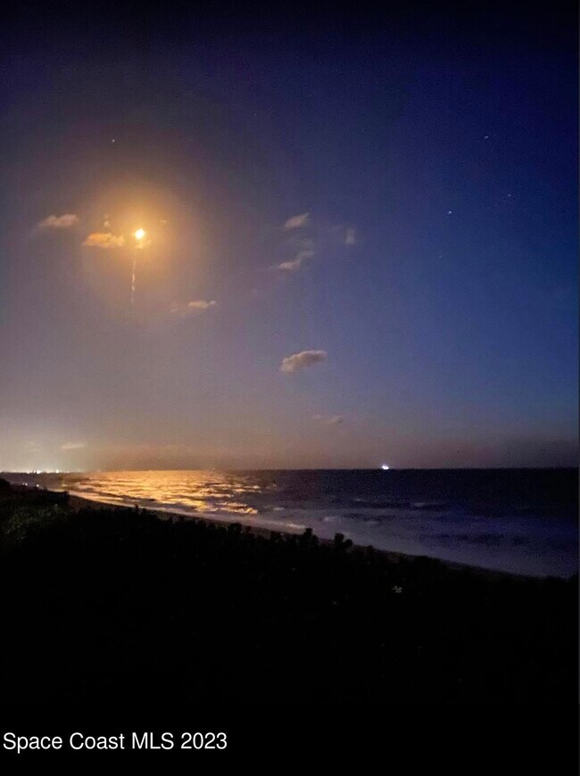 Building Photo - 877 N Hwy A1A