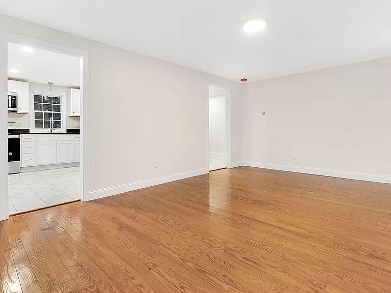 Building Photo - 41 Lotts Dr