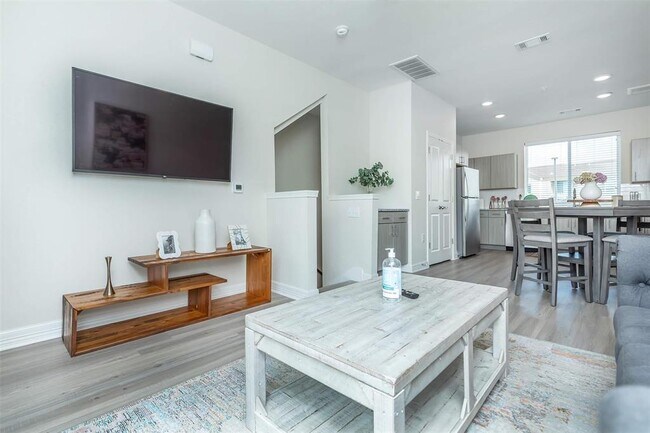 Building Photo - 1201 W Whitestone Blvd