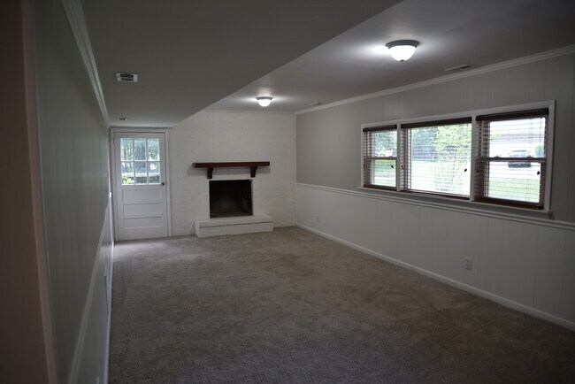 Building Photo - 500 Peachwood Pl