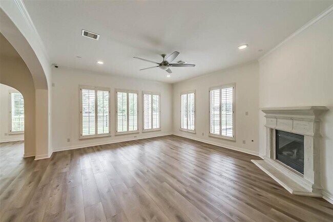 Building Photo - 1202 Maroon Ln