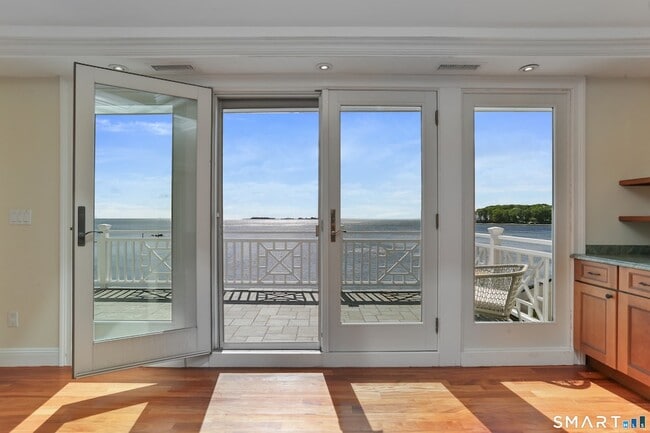 Building Photo - 34 Shorehaven Rd