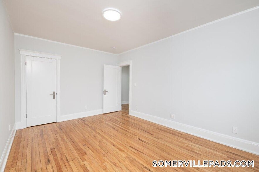 Building Photo - 123 Highland Ave