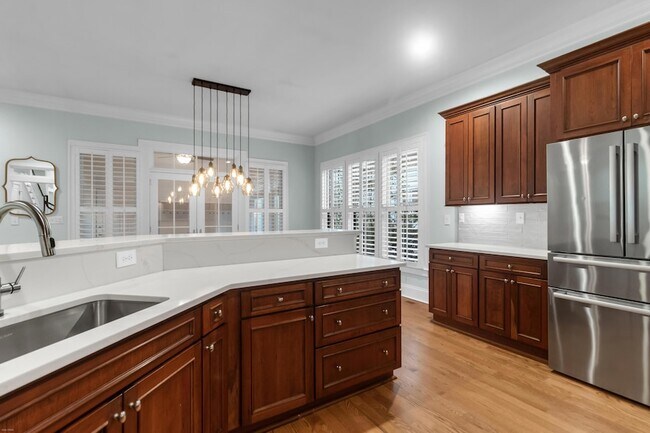 Building Photo - 612 Daggett St