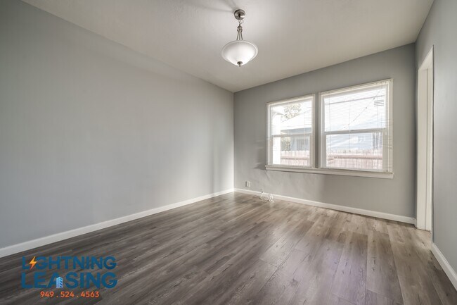 Building Photo - 6417 S Van Ness Ave