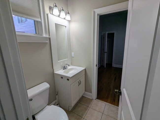 Building Photo - 305 E Henry St