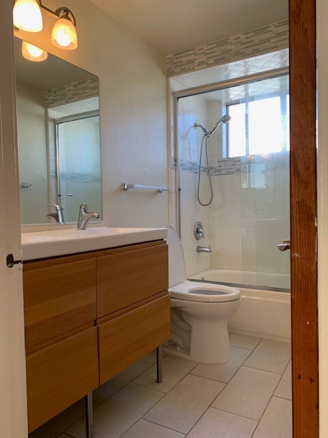 Building Photo - 3733 Riviera Dr