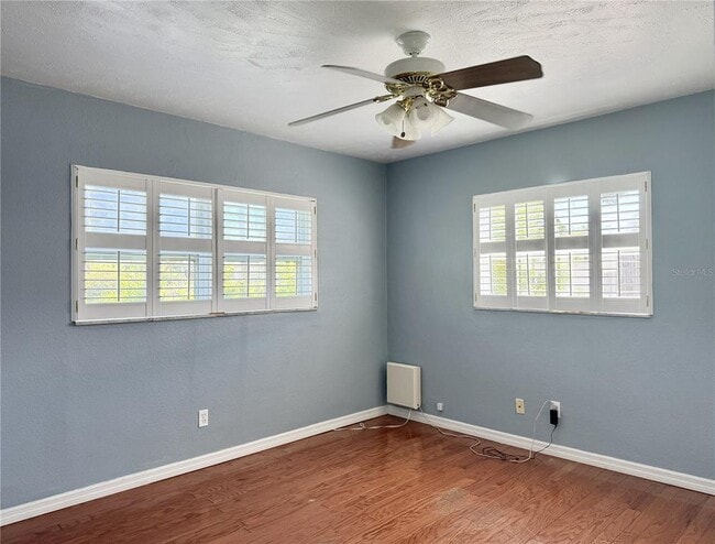 Building Photo - 2523 Krueger Ln