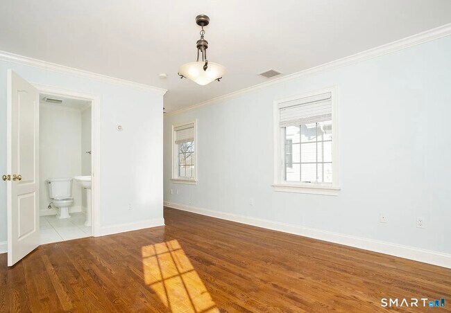 Building Photo - 80 E Putnam Ave