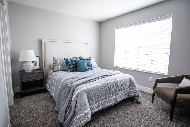 Building Photo - Spruce | Three Bedroom - Exterior Walkout