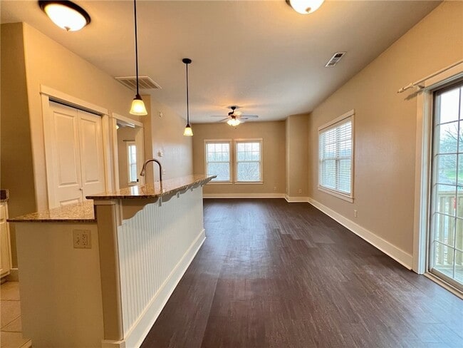 Building Photo - 3164 N Barnsbury Terrace