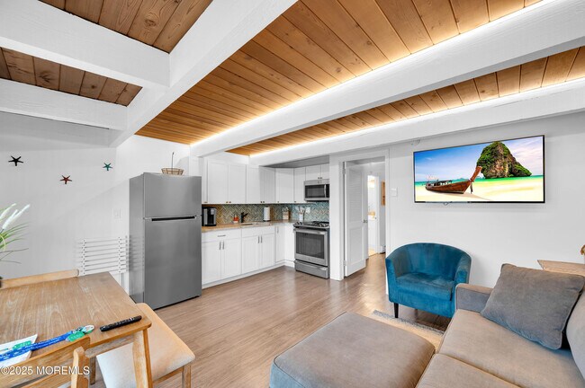 Primary Photo - 1681 NJ-35