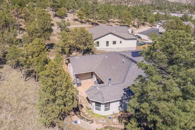 Building Photo - 111 Coker Ln