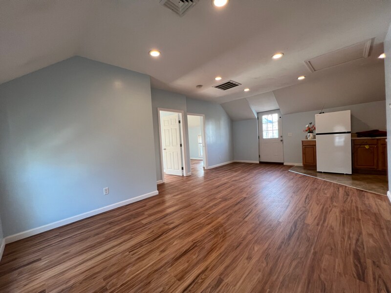 Building Photo - 93 Belleville Rd