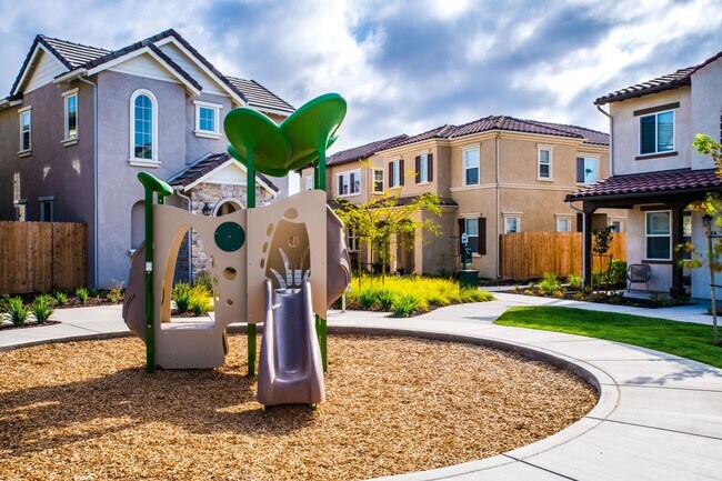 Building Photo - Luxury Gated Community Home Available in Santa Maria