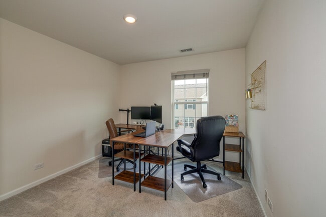 Building Photo - 1675 Sager Way