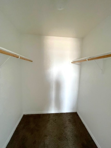 Building Photo - 2332 Breezy Dr