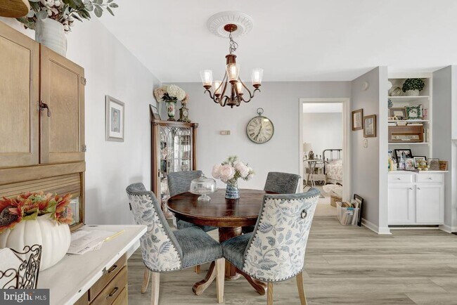 Building Photo - 10205 Ashbrooke Ct