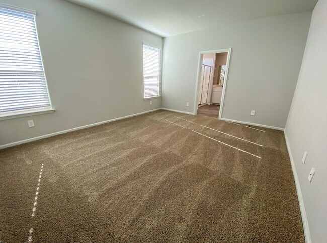 Building Photo - 5400 Gold Pond Dr