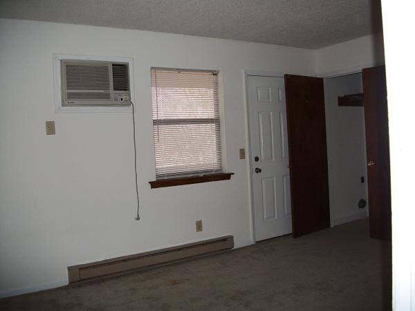 Building Photo - 3170 Moseley Dr