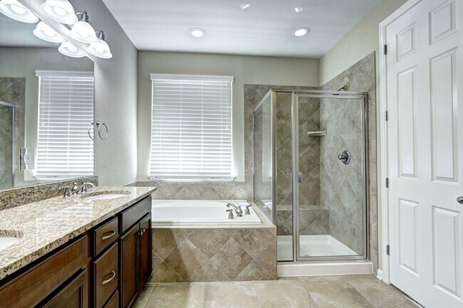 Building Photo - Location! Villages at Castle Rock 3bed/2.5...
