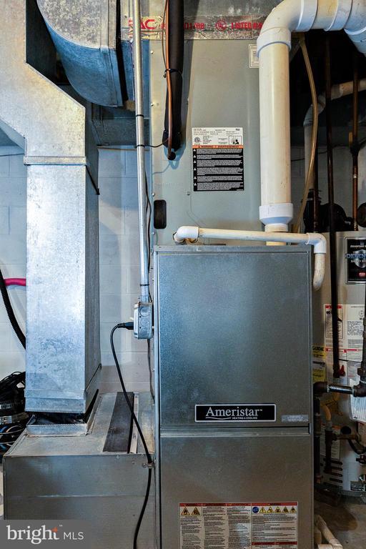 Building Photo - 937 Magnolia Rd