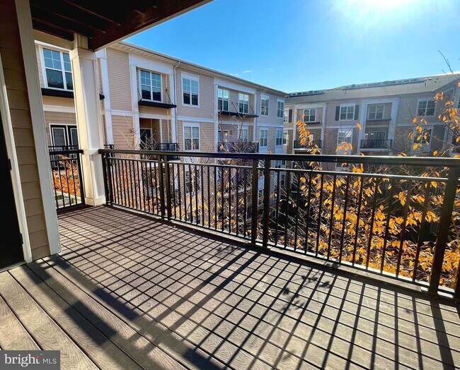 Building Photo - 501 Hungerford Dr