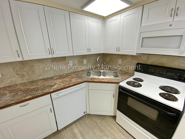 Building Photo - 4815 Flower Ct