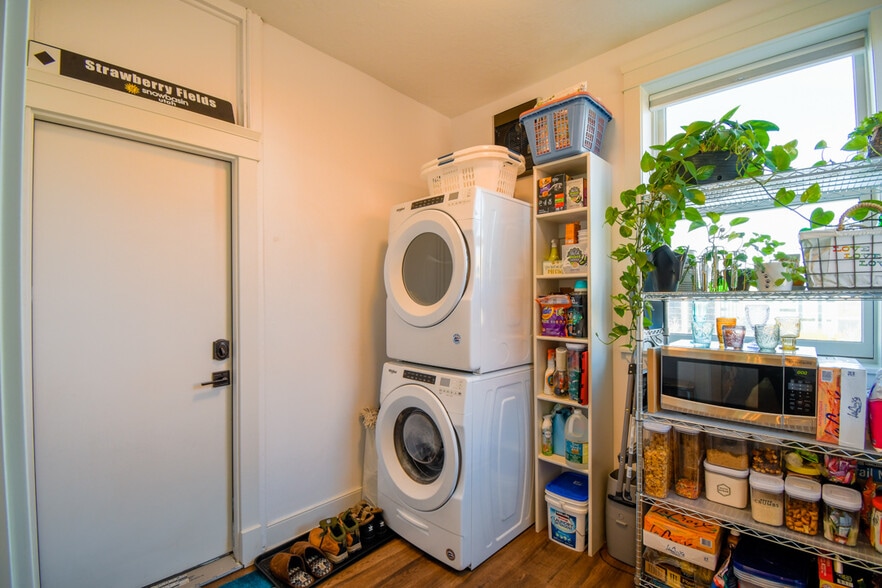 Building Photo - 2461 Adams Ave