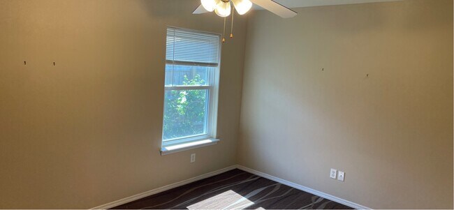 Building Photo - 4107 SW Chapelstone Ave