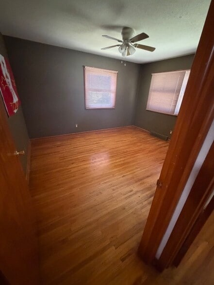 Building Photo - 720 N Crestline St