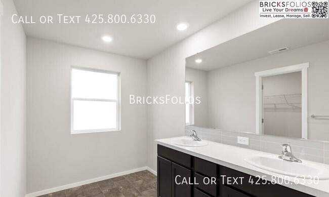 Building Photo - 18726 Lipoma Pl E