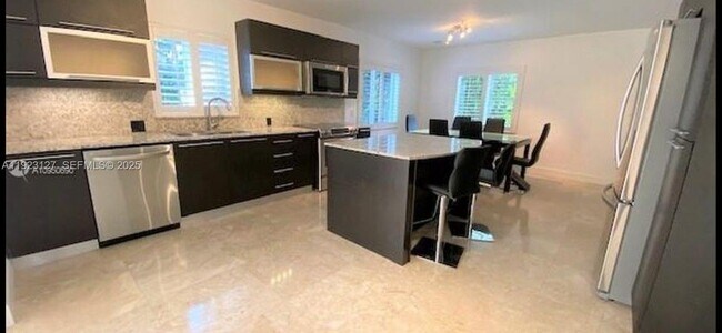 Building Photo - 100 S Prospect Dr