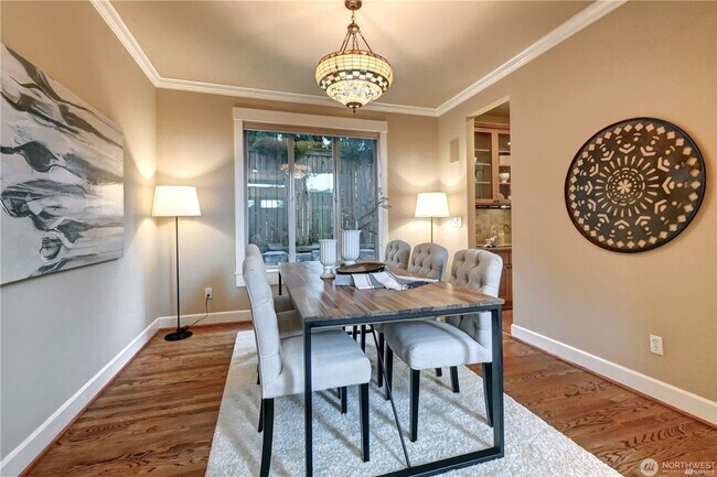 Building Photo - 4bd/2.5ba Kirkland House