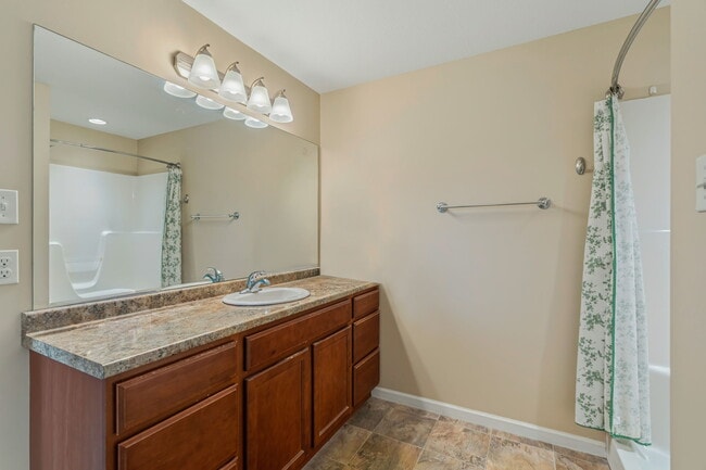 Building Photo - 927 Mossy Grove Ln