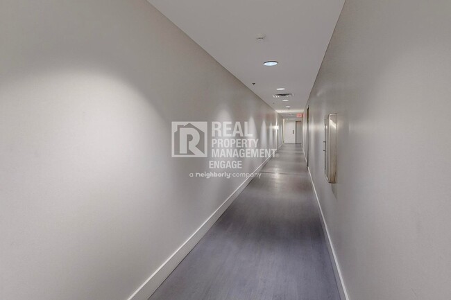 Building Photo - 2 Bedroom Condo Available for Rent in the ...