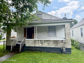 Building Photo - 900 Beecher St