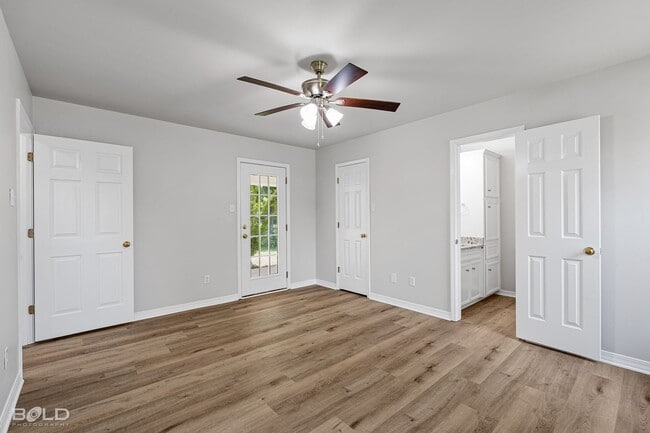 Building Photo - Check Out this 3 bed 2 bath in North Shreveport!